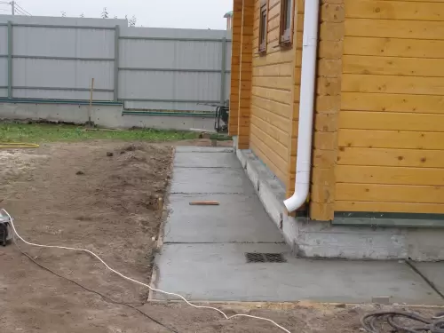 Заливка отмостки